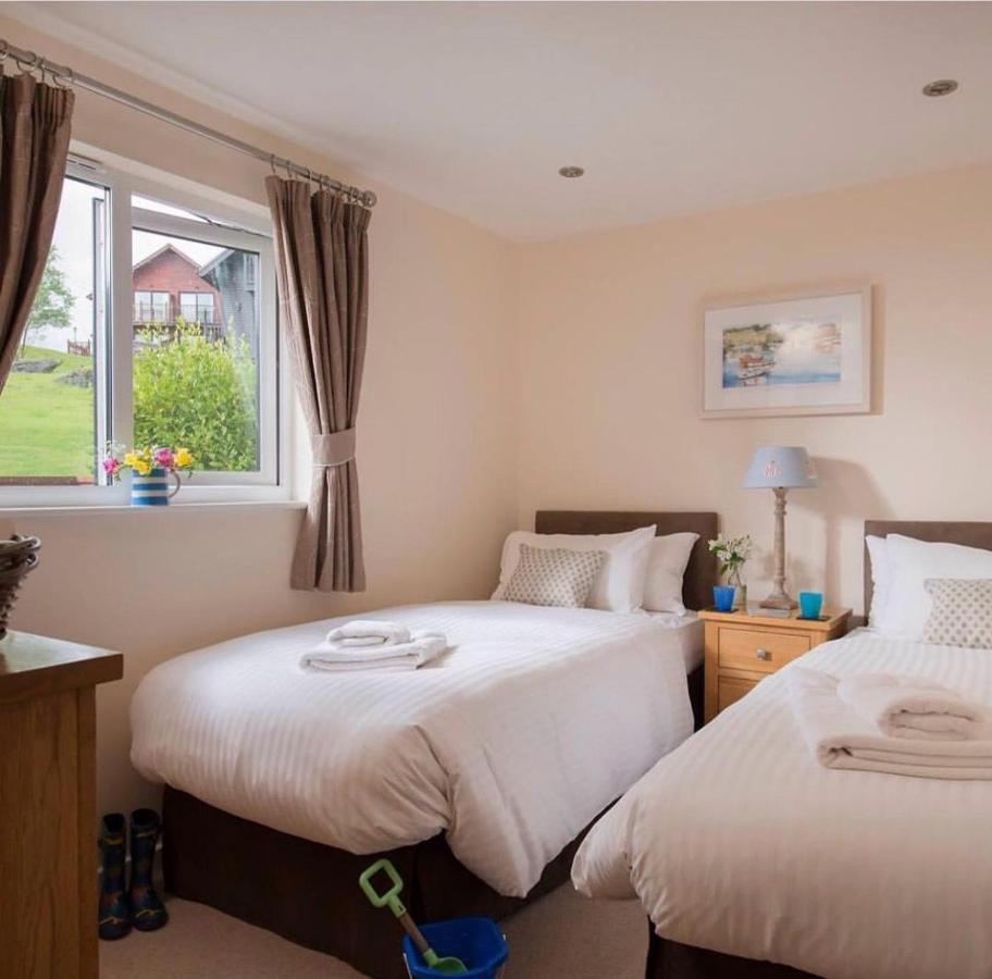 Skylark Sleeps 8 Private Hot Tub & Dogs Welcome Nr Padstow, Resort Pool Bar & Watersports St Columb Major ภายนอก รูปภาพ