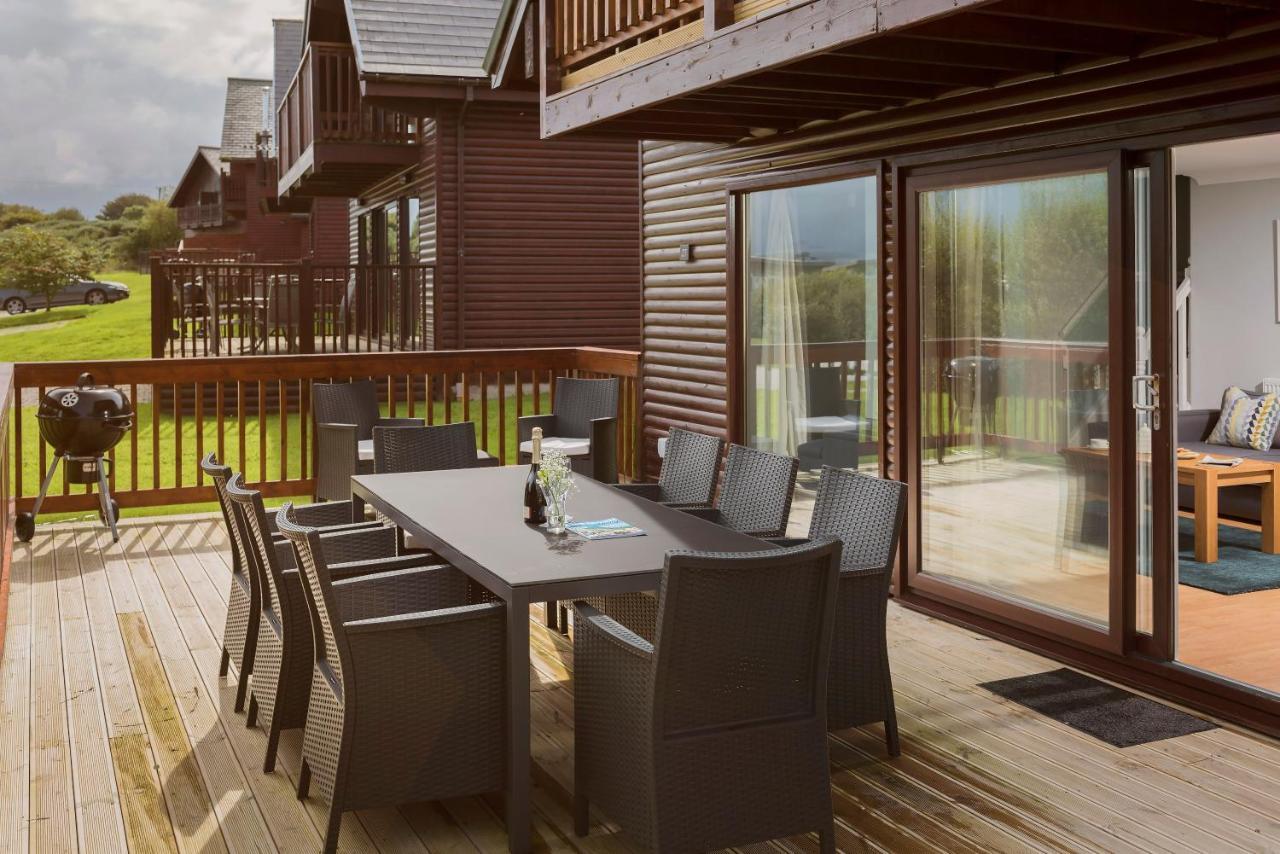 Skylark Sleeps 8 Private Hot Tub & Dogs Welcome Nr Padstow, Resort Pool Bar & Watersports St Columb Major ภายนอก รูปภาพ