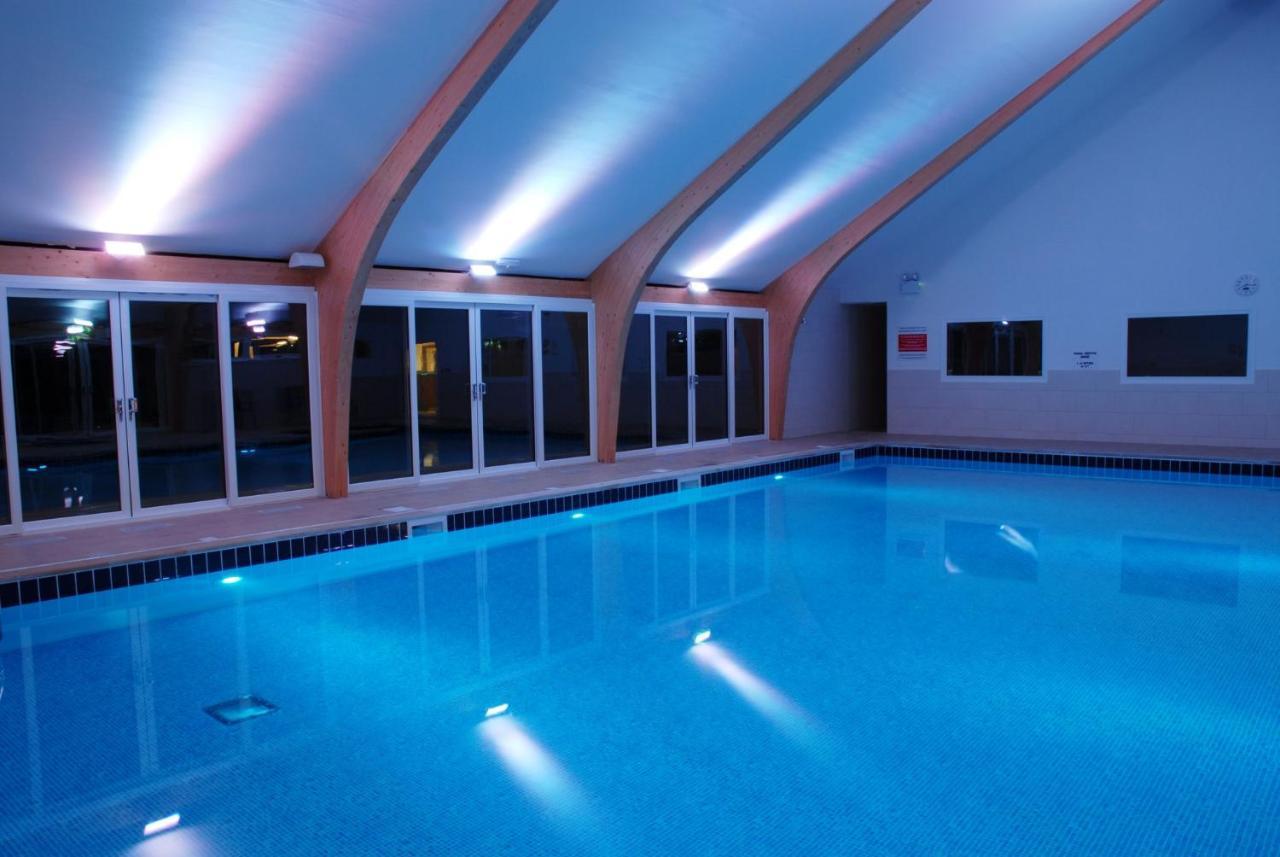 Skylark Sleeps 8 Private Hot Tub & Dogs Welcome Nr Padstow, Resort Pool Bar & Watersports St Columb Major ภายนอก รูปภาพ